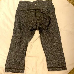 Lululemon capri yoga leggings